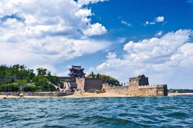 Улаан хад - Бэйдахэ